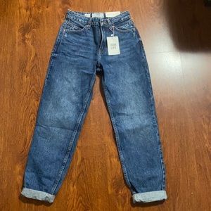 Brand New Mom Denim Jeans. Bershka, Size 00 USA.